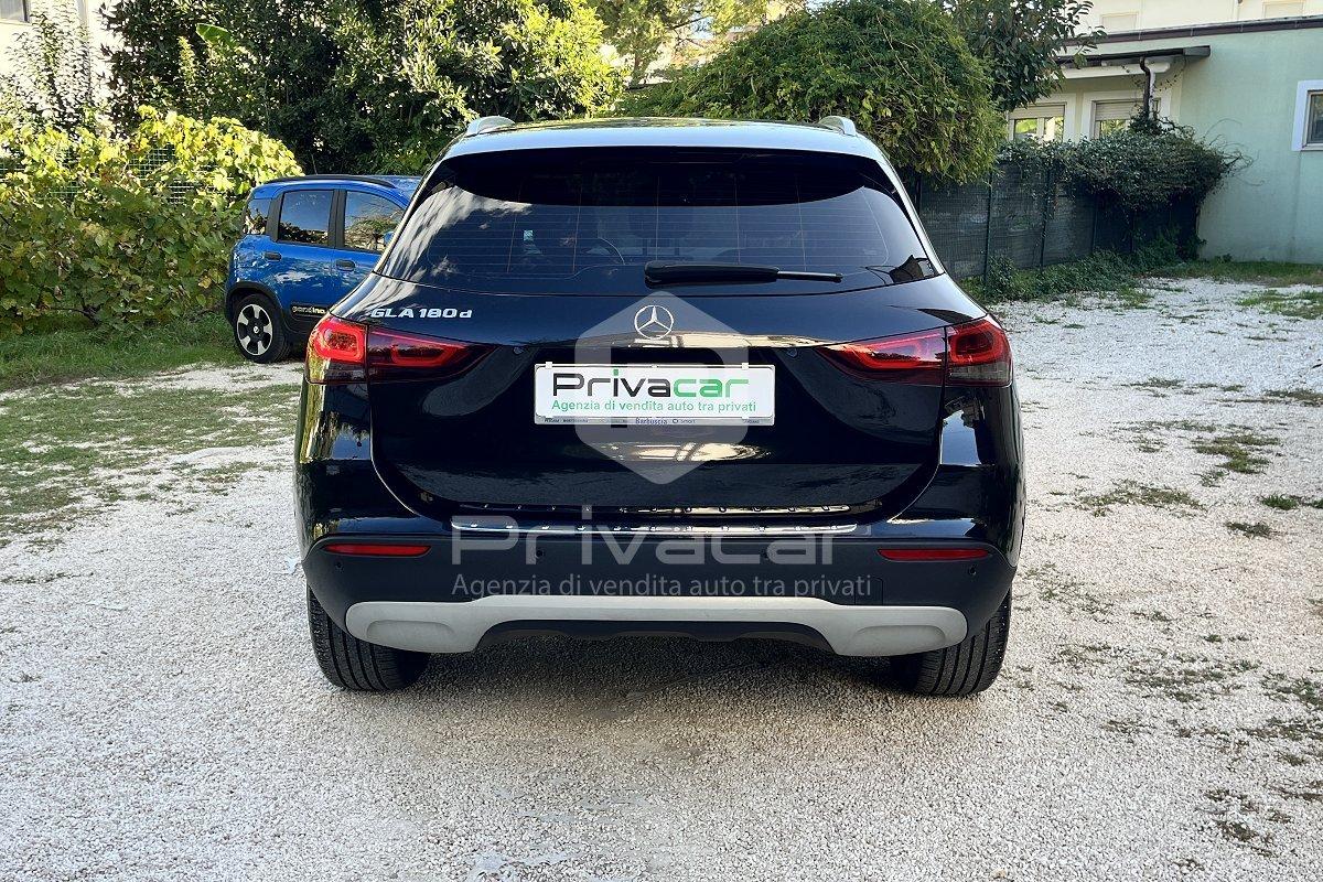MERCEDES GLA 180 d Automatic Business