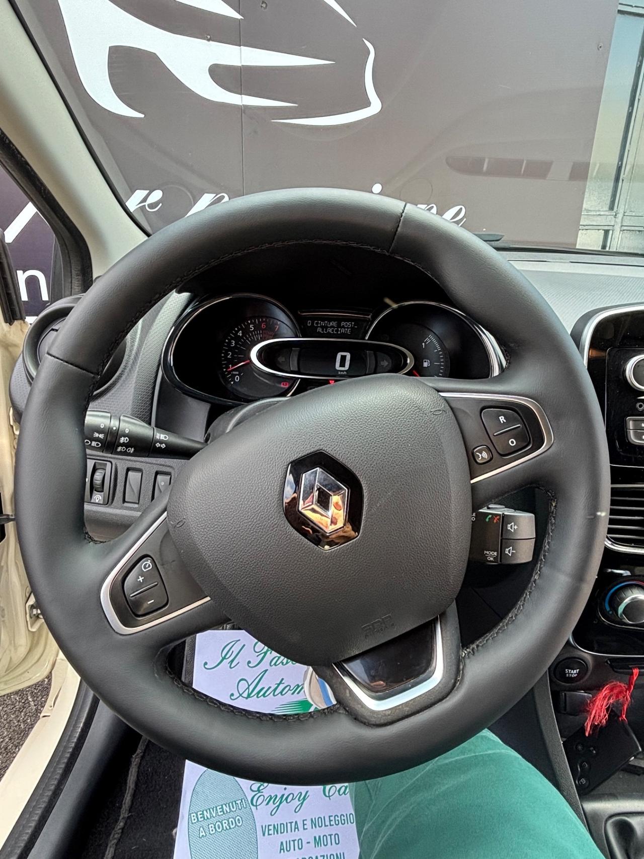 Renault Clio TCe 12V 90 CV GPL 5 porte Moschino Zen