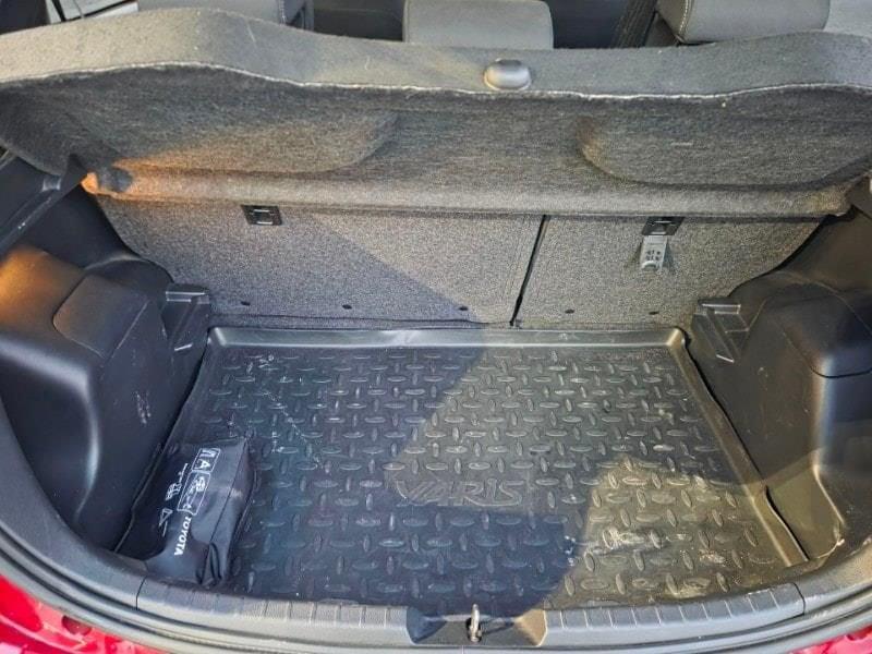 Toyota Yaris 3ª serie 1.5 Hybrid 5 porte Trend "Red Edition"