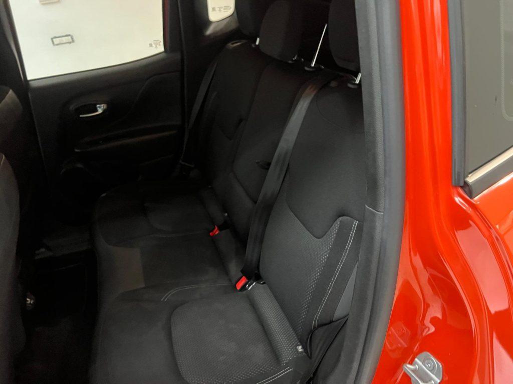 Jeep Renegade 1.6 Mjt 120 CV Limited da e179,00 mensili