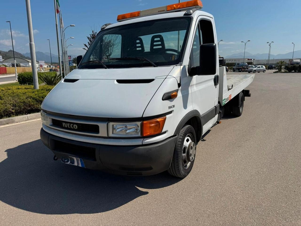 Iveco Daily 35C13 2.8 Carro Atrezzi