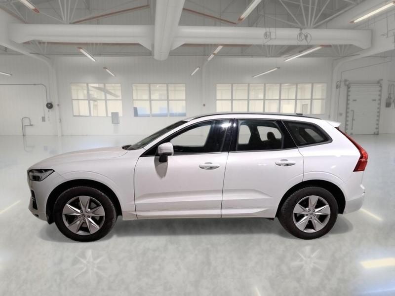 VOLVO XC60 B4 AUTOMATICO MOMENTUM SUV