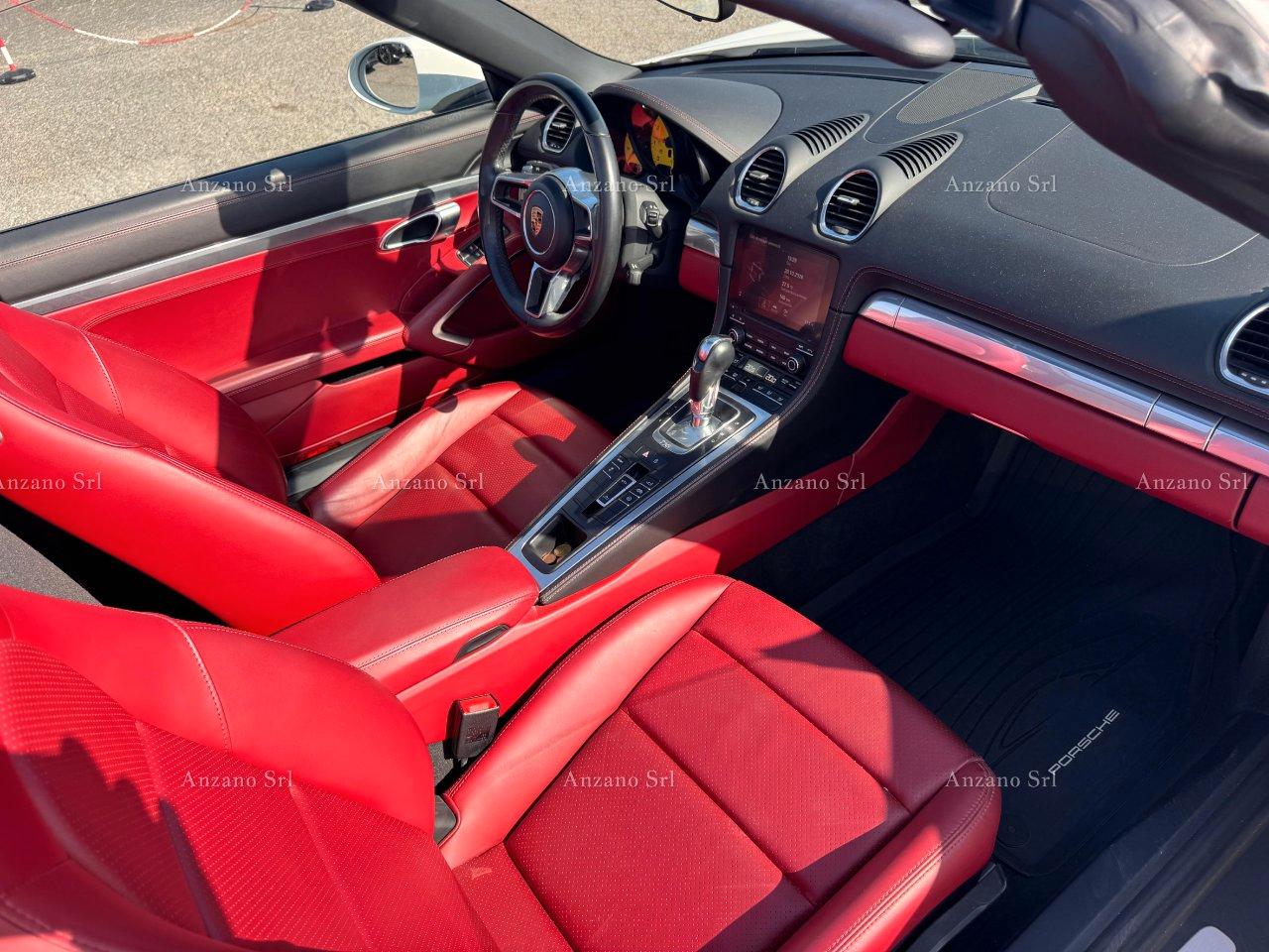 Porsche 718 Boxster 2.0 300cv pdk