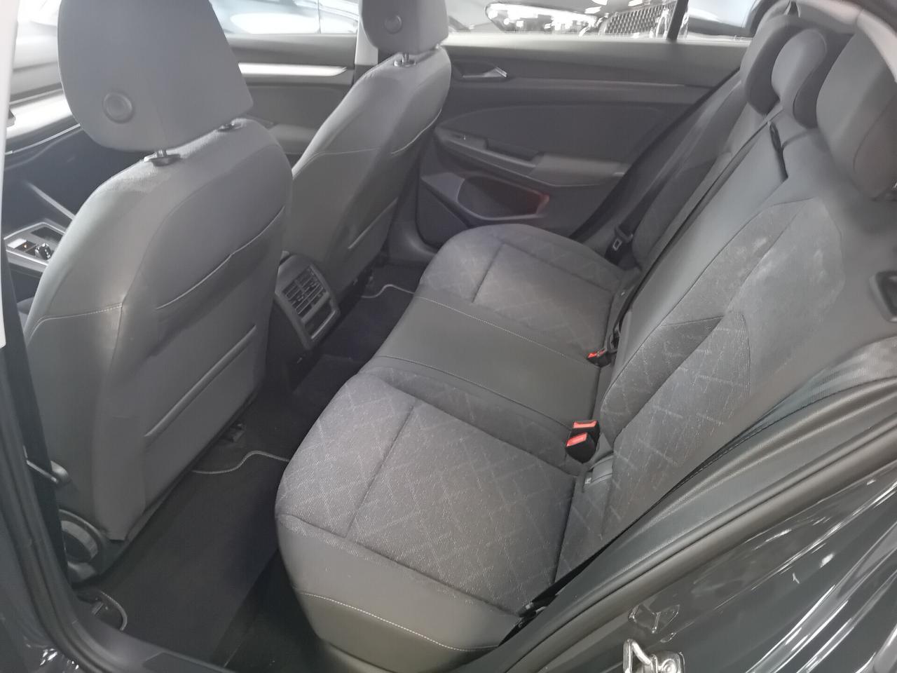 Volkswagen Golf 1.0 eTSI EVO DSG Life