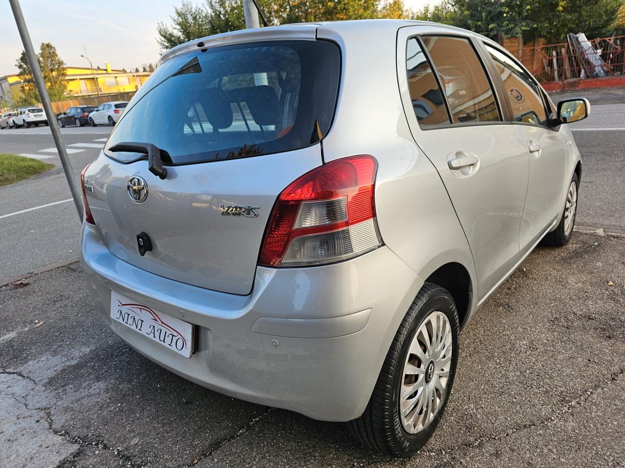 Toyota Yaris 1.0 69cv 5 Porte Sol*Pdc*Neopatentati*