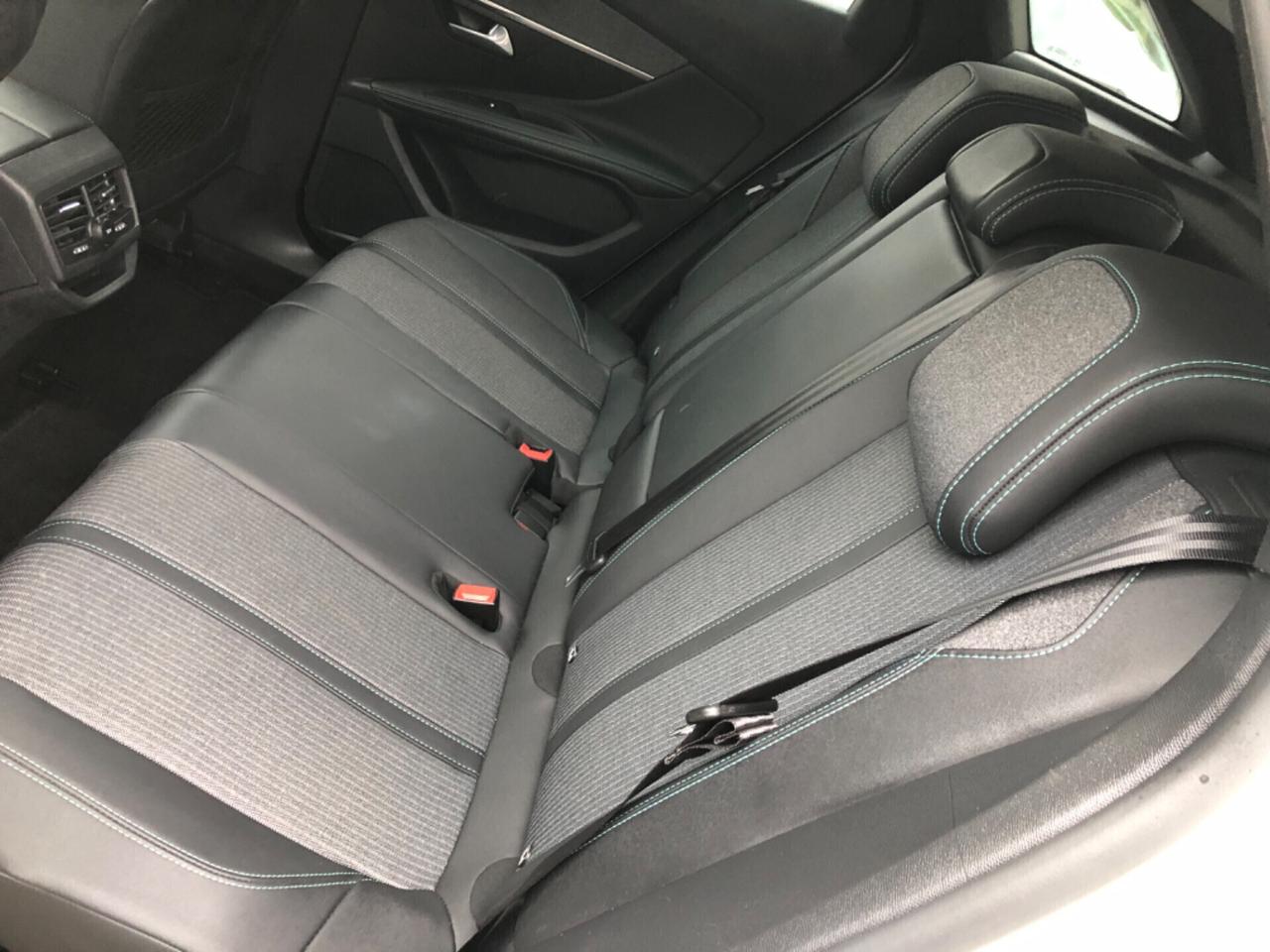 Peugeot 3008 BlueHDi 130 S&S EAT8 Allure Pack