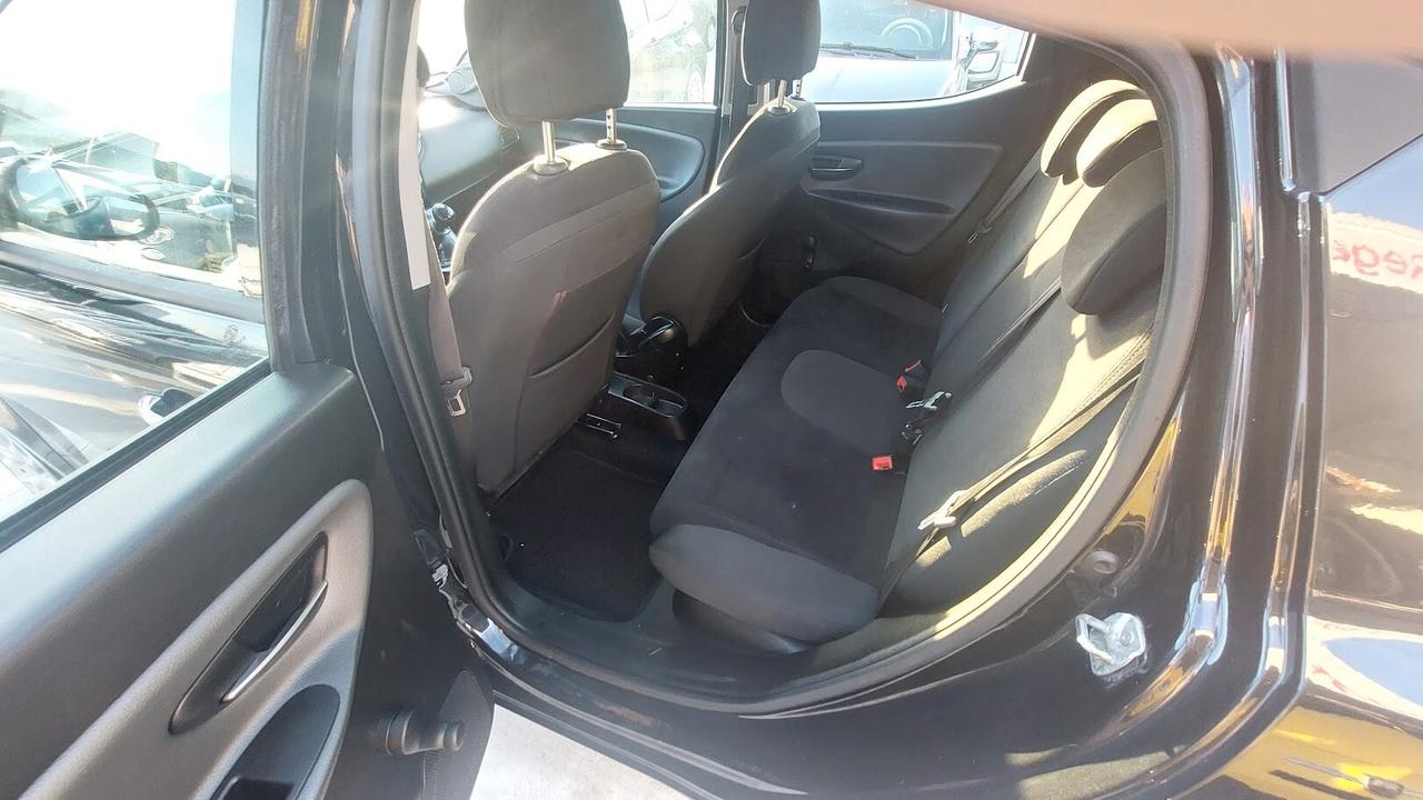 Lancia Ypsilon 1.2 69 CV 5 porte 2014