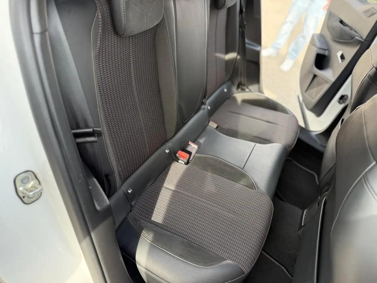 Ds DS3 3 Crossback BlueHDi 130 aut. Performance Line