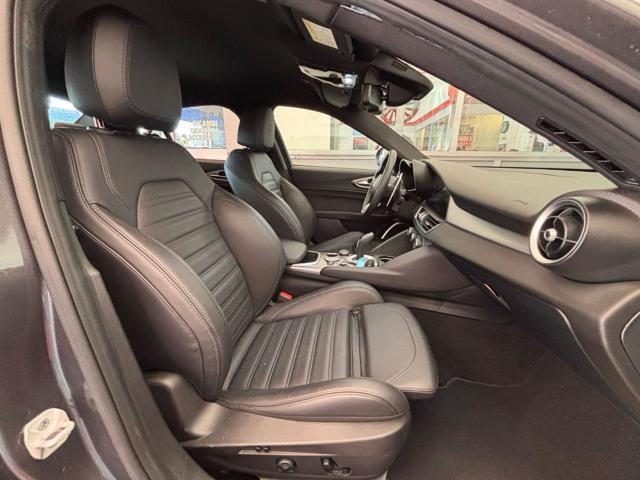 ALFA ROMEO Giulia 2.0 Turbo 280 CV AT8 AWD Q4 Veloce in arrivo