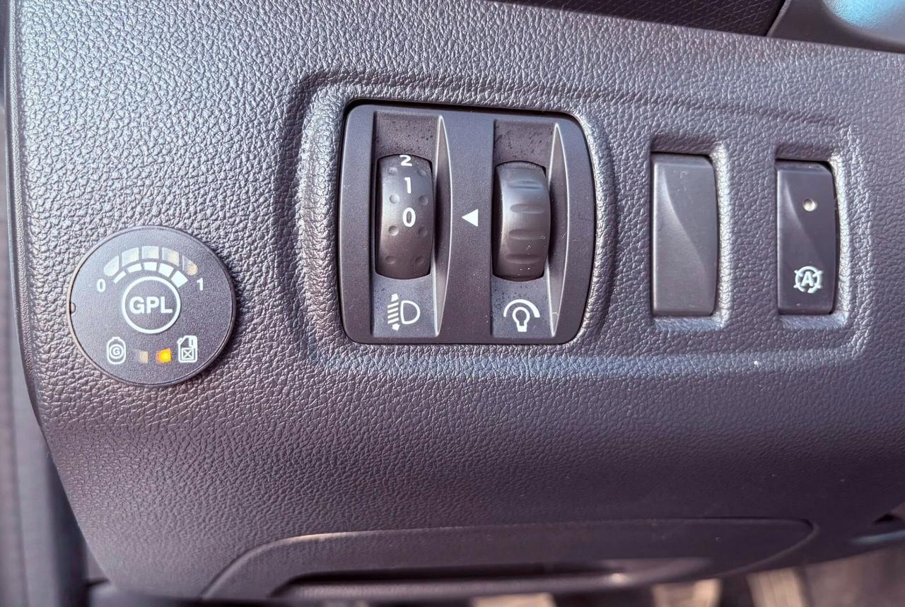 RENAULT Clio GPL ENERGY OK NEO PATENTATI