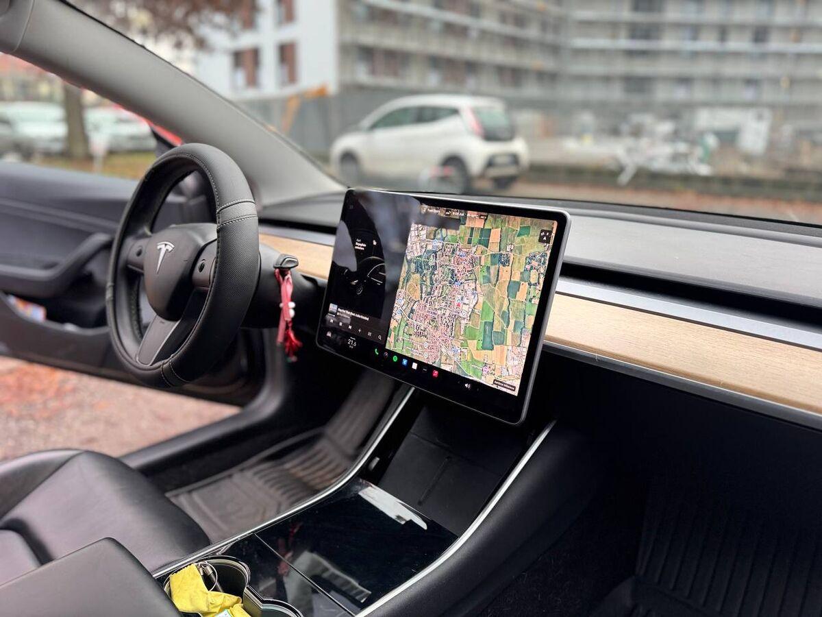 Tesla Model 3 Standard rwd Plus