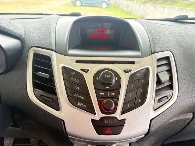 FORD Fiesta 1.4 TDCi 70CV 5 porte Titanium OK NEOPATENTATI