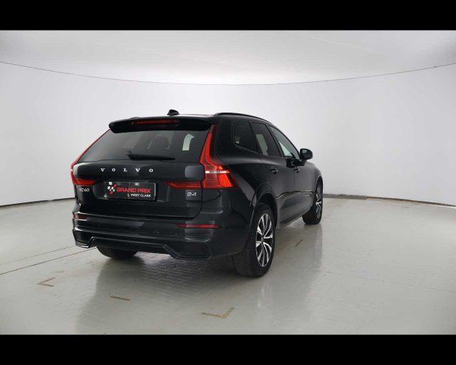 VOLVO XC60 B4 (d) automatico Plus Dark