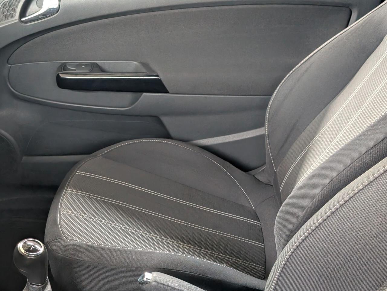 Opel Corsa 1.2 85CV 3 porte GPL-TECH b-color