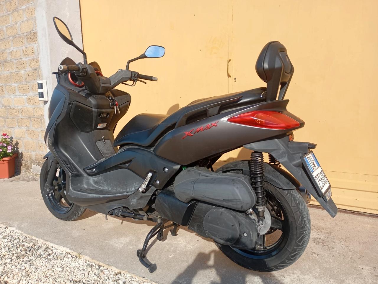 Yamaha X-Max 250 Sport Gomme + Tagliando Nuovi