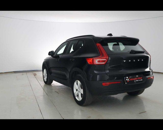 VOLVO XC40 T2 Momentum Core