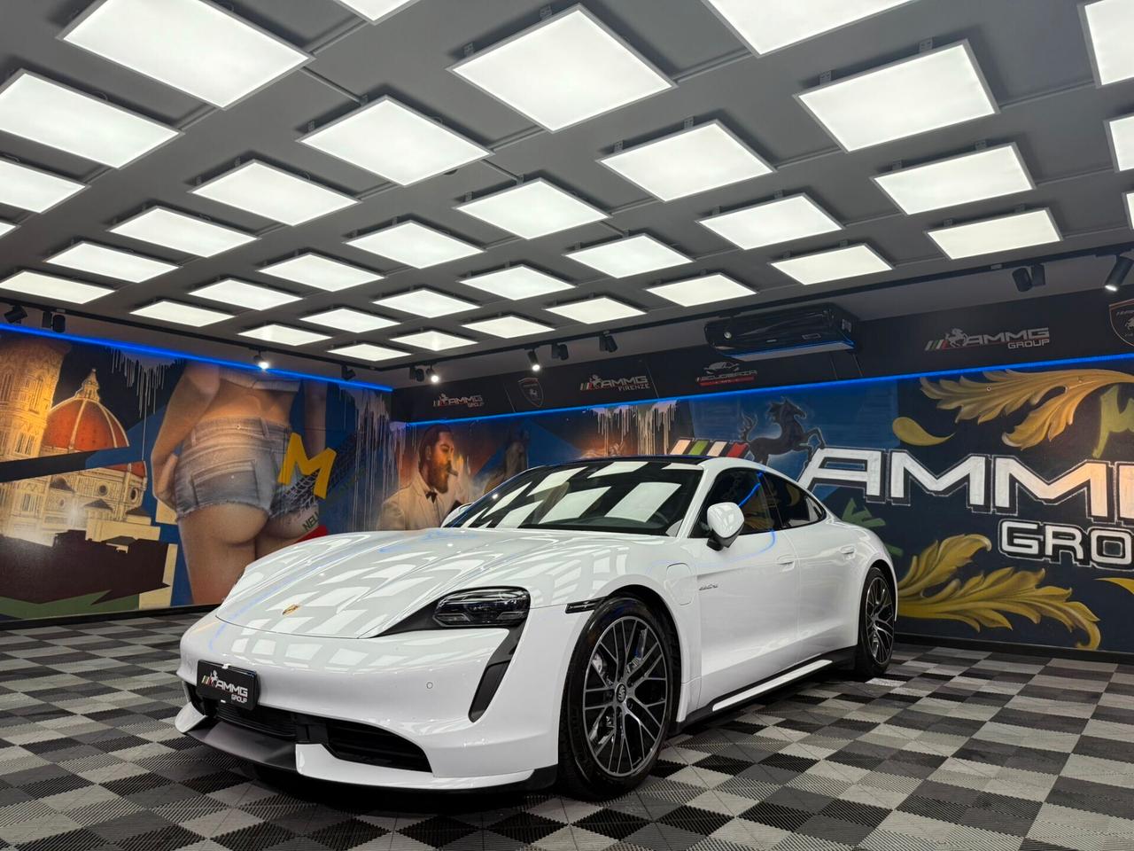 Porsche Taycan Turbo (011)