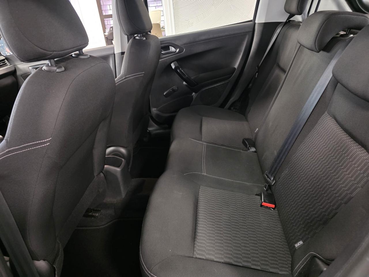 Peugeot 208 PureTech 82 5 porte Allure