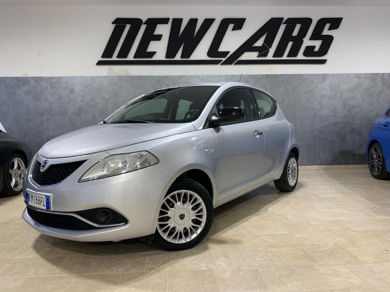 Lancia Ypsilon 1.2 69 CV 5 porte Platinum