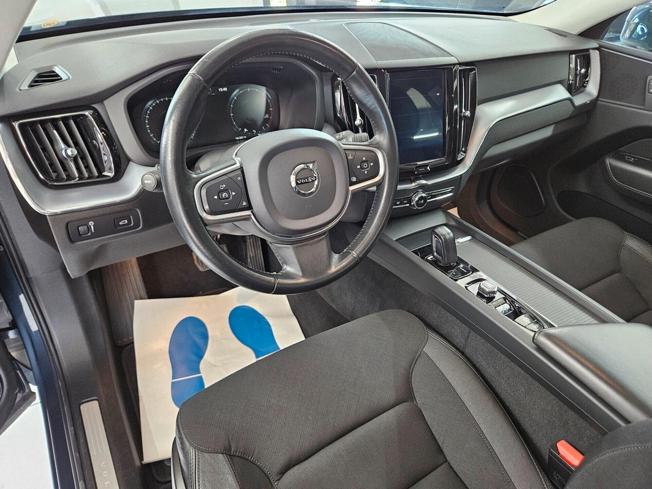 Volvo XC60 2.0 b4 Momentum awd auto my20 - IVA ESPOSTA