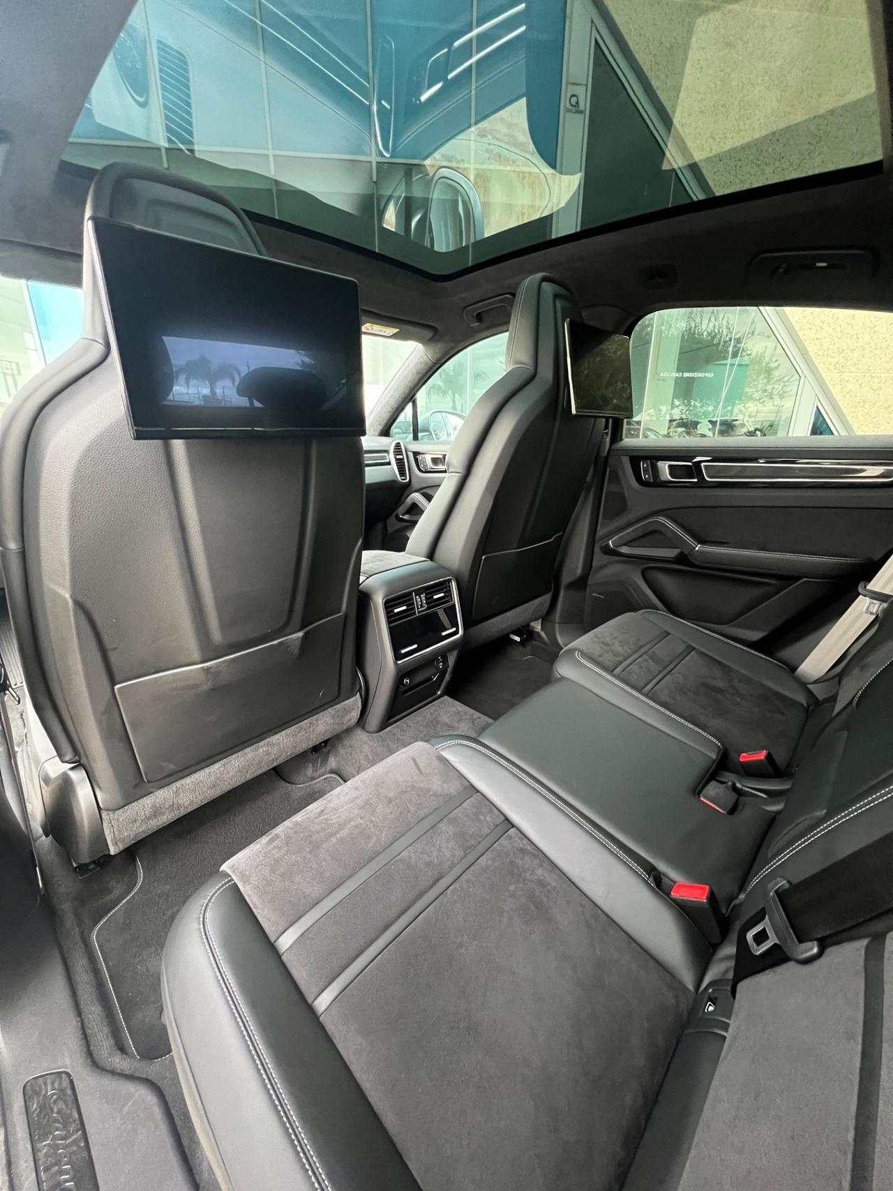 Porsche Cayenne Coupe 4.0 GTS possibilità noleggio no scoring