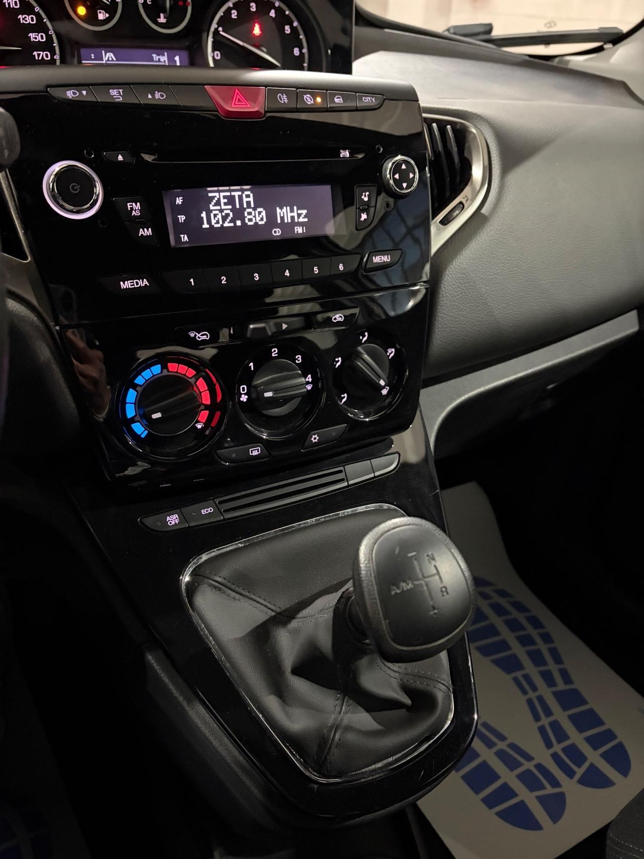 Lancia Ypsilon 0.9 TwinAir 85 CV