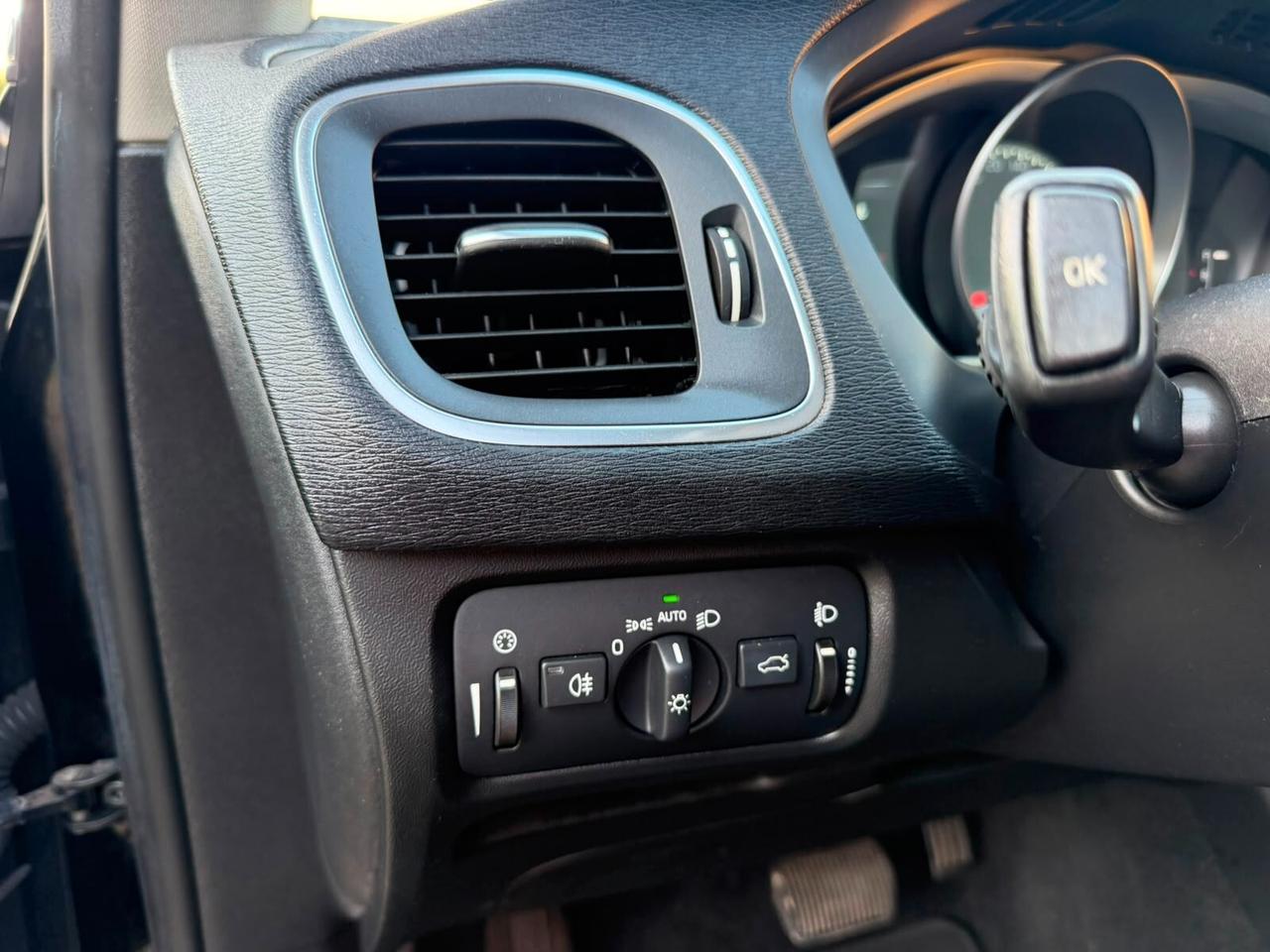 VOLVO V40 1.6 DIESEL CAMBIO AUTOMATICO