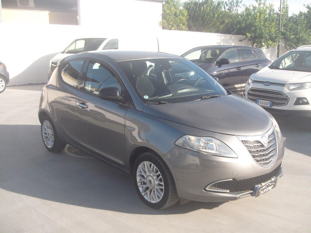 Lancia Ypsilon 1.2 69 CV 5 porte S&S Gold - 2014