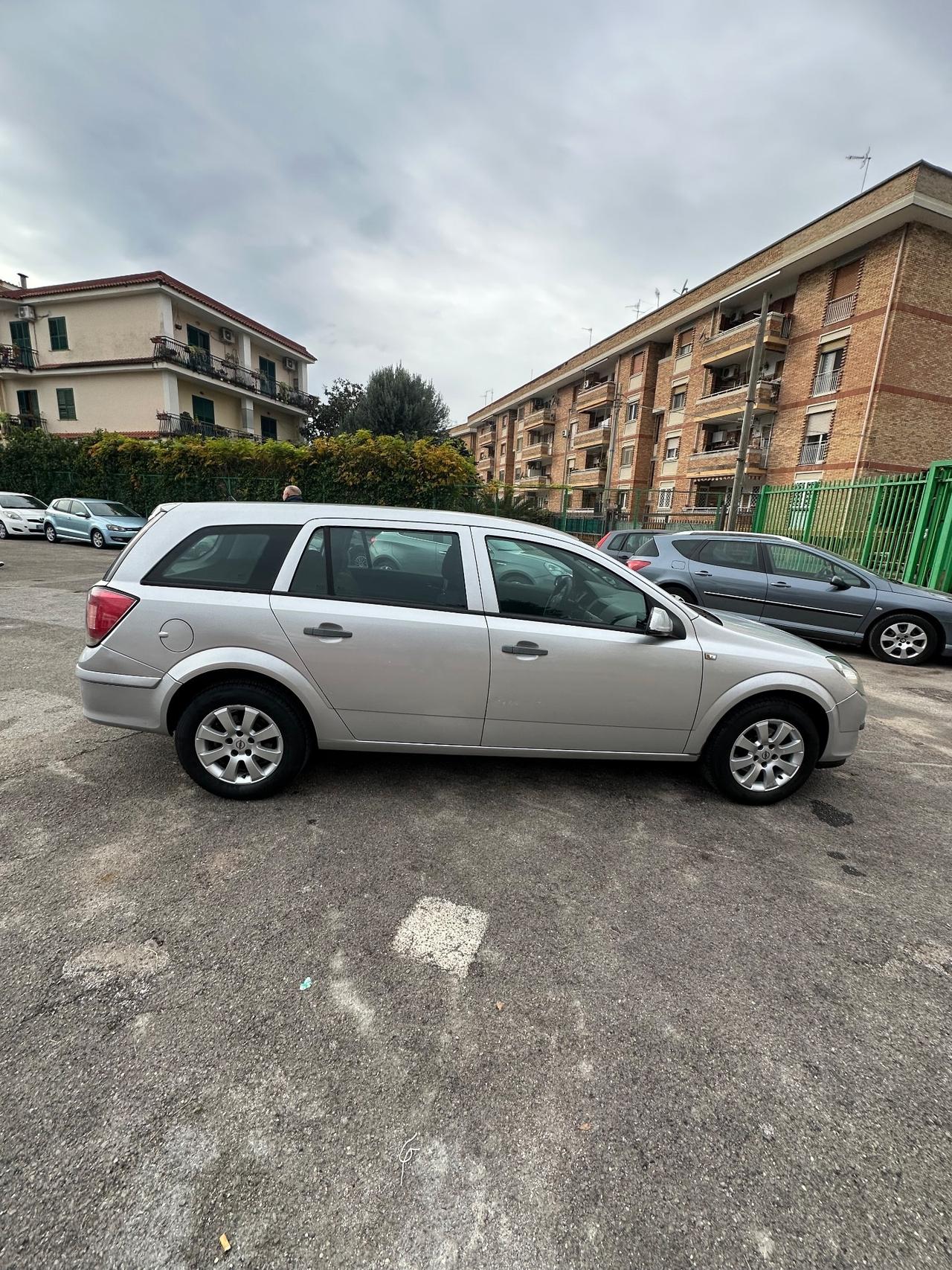 Opel Astra 1.4 16V Twinport 5 porte Enjoy