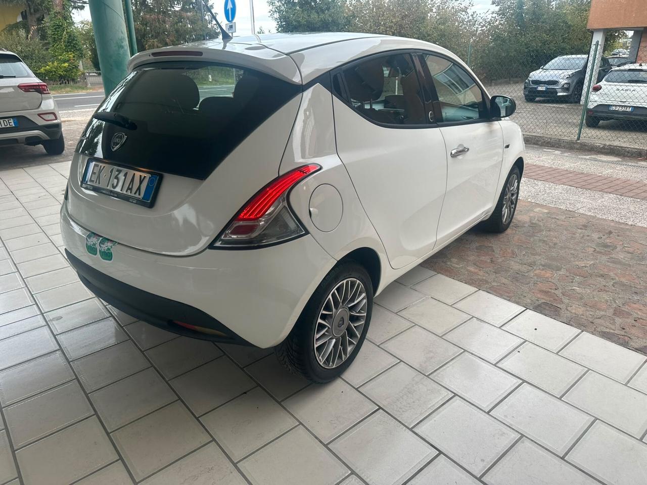 Lancia Ypsilon 1.2 GPL Neopatentati