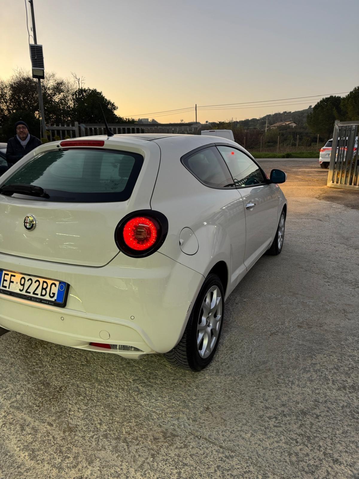 Alfa Romeo MiTo 1.4 105 CV M.air S&S Distinctive Sport Pack