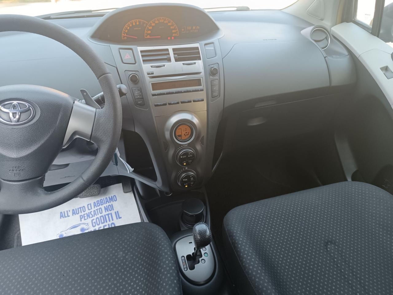Toyota Yaris 1.3 AUTOMATICA M-MT Sol 2 TRENI GOMME