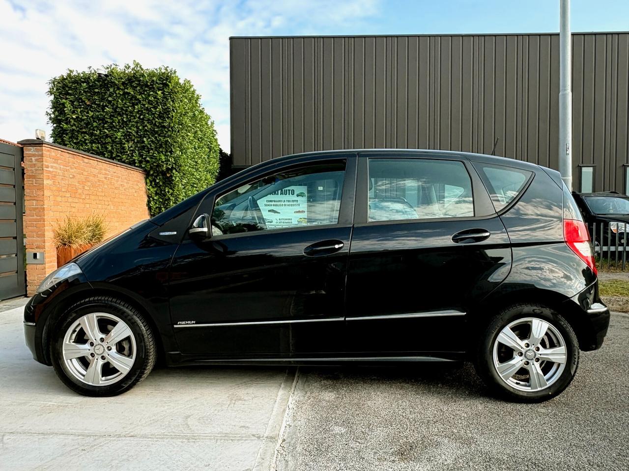 MERCEDES A180(benz)-Pelle,Navi-RESTYLING-2010