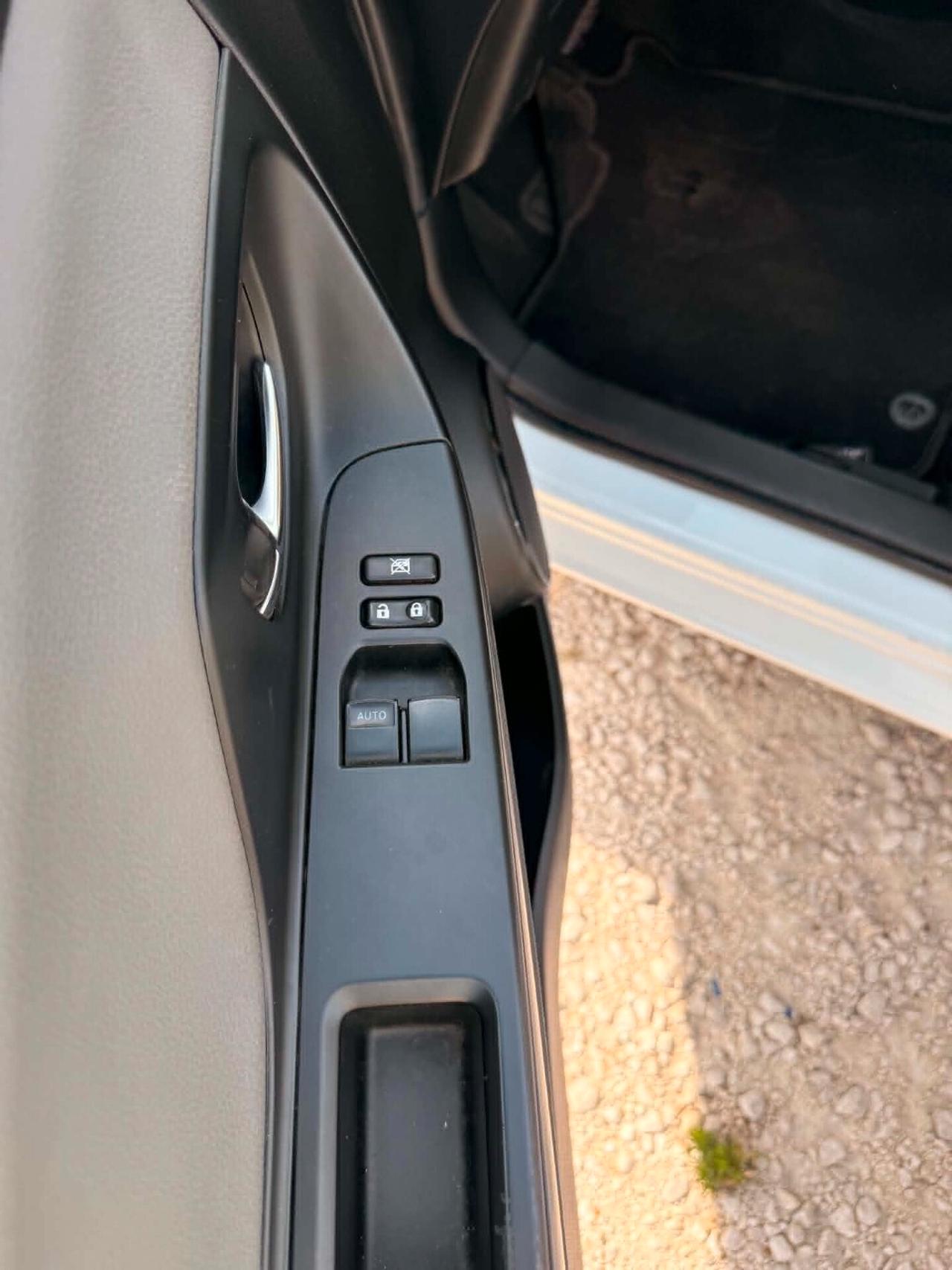 Toyota Yaris 1.5 Benz/Ibrida OK Neop. NO VINCOLO