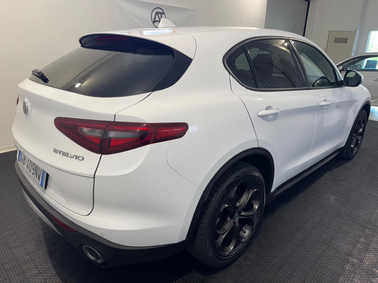 Alfa Romeo Stelvio 2.2 Turbodiesel 190 CV AT8 Q4 Business
