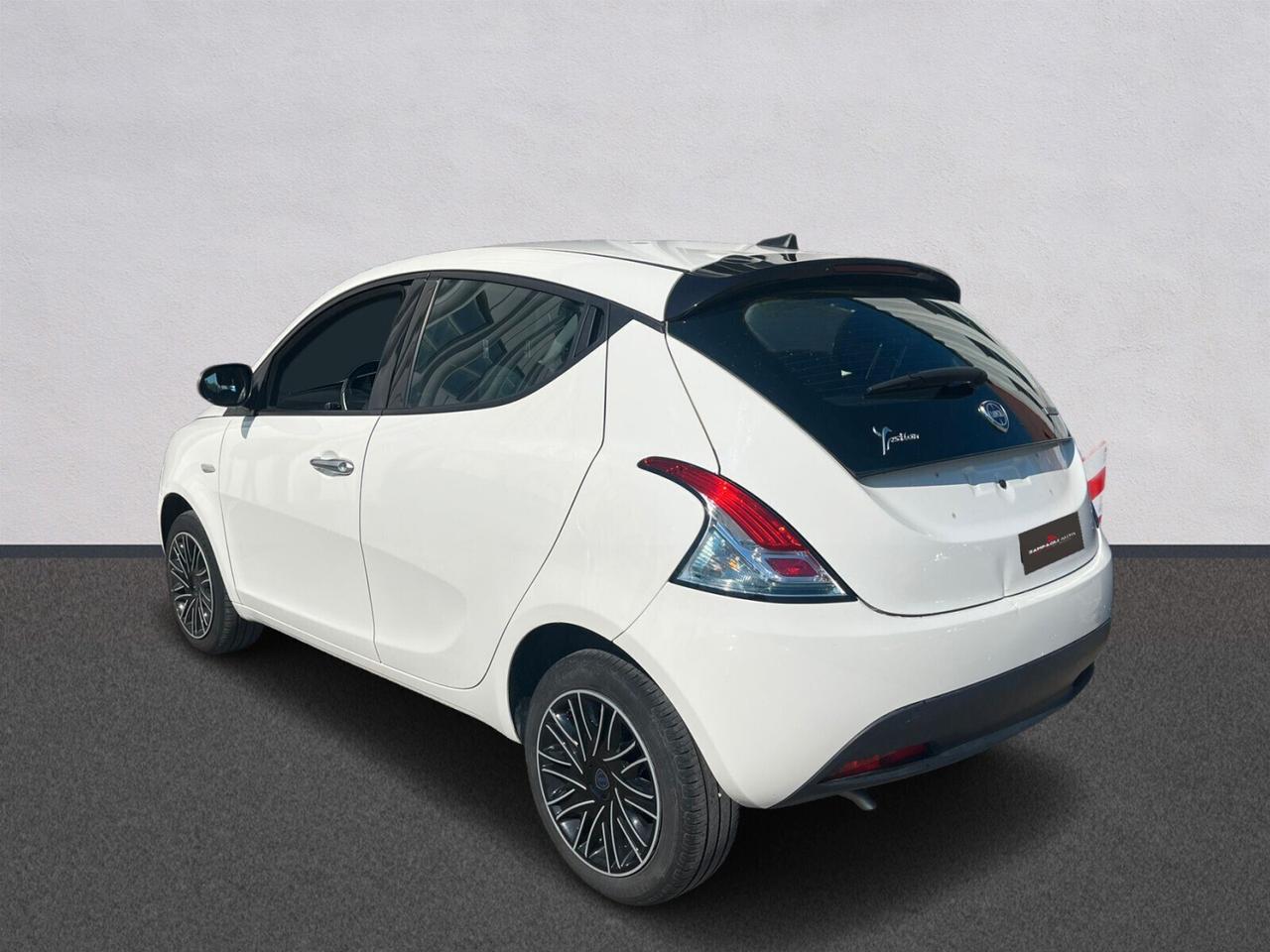 Lancia Ypsilon 1.0 FireFly 5 porte S&S Hybrid Gold Plus