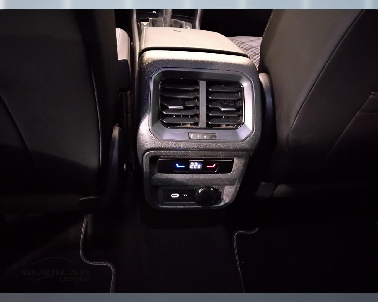 VOLKSWAGEN Tiguan II 2021 - Tiguan 2.0 tdi R-Line 150cv dsg