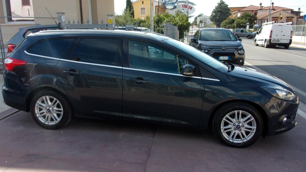 Ford Focus 1.6 120 CV GPL SW Titanium