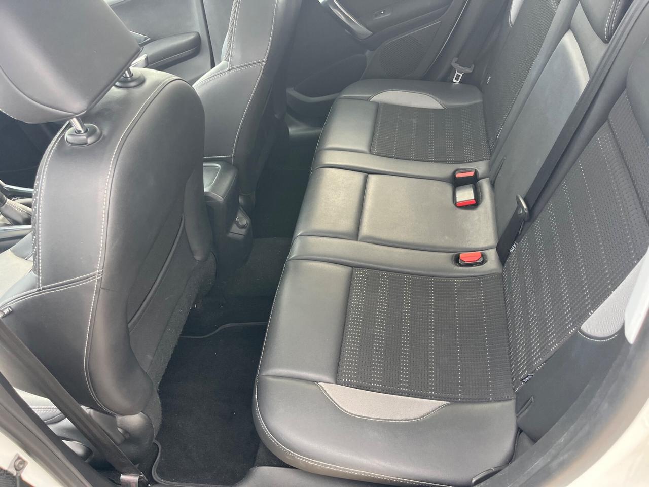 Peugeot 2008 1.6 e-HDi 92 CV Stop&Start Urban Cross