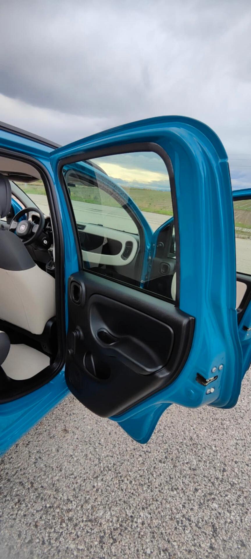 Fiat Panda 0.9 TwinAir Turbo Natural Power Lounge