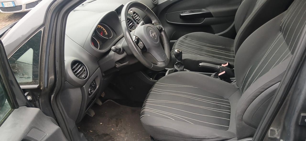Opel Corsa 1.3 neopatentati diesel