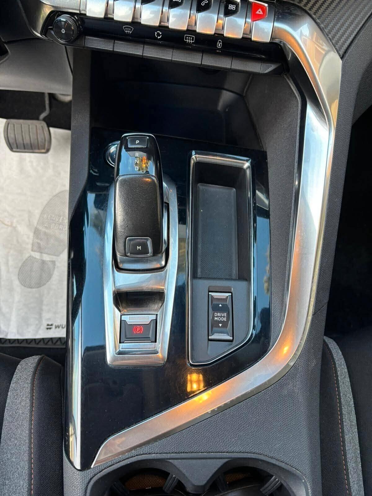 Peugeot 3008 BlueHDi 130 S&S AllurE-/