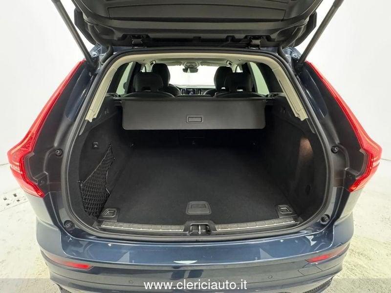 Volvo XC60 B4 (d) AWD automatico Plus Dark