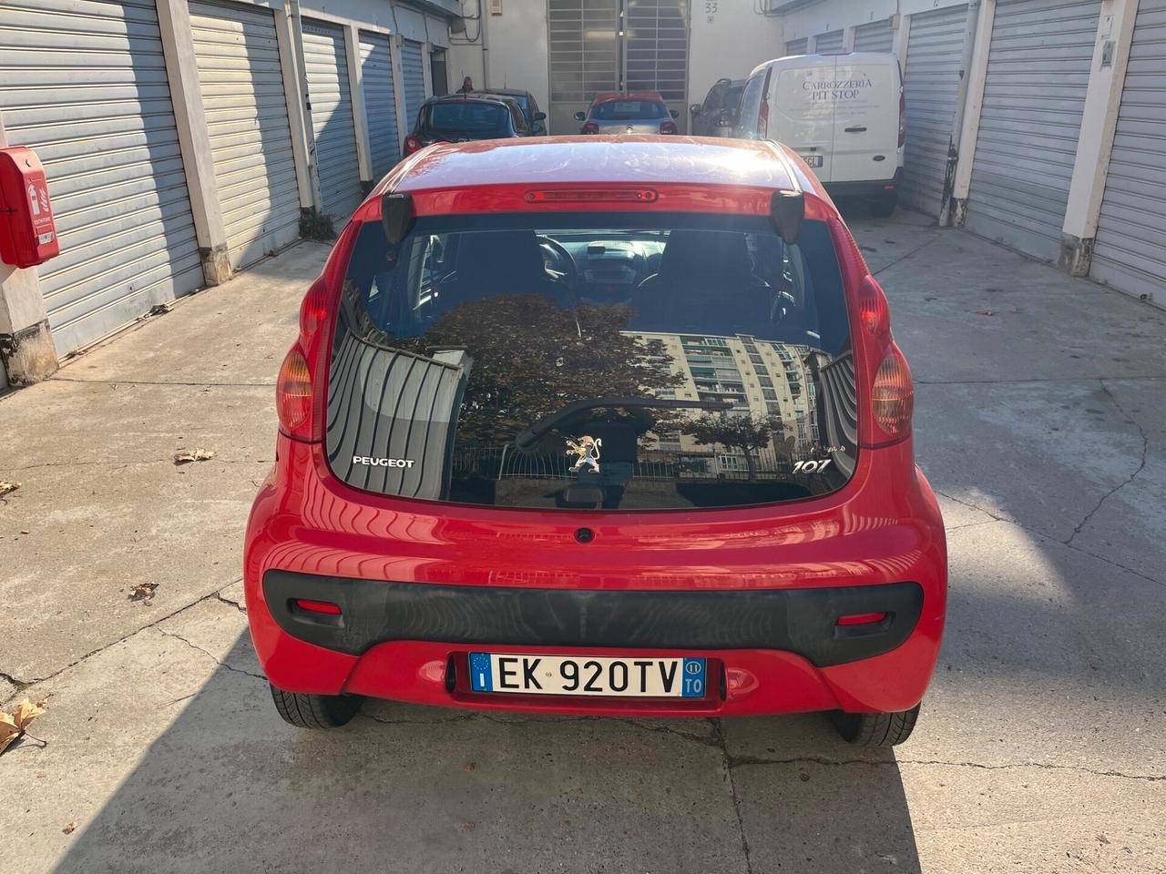 Peugeot 107 1.0 68CV 5p. Allure