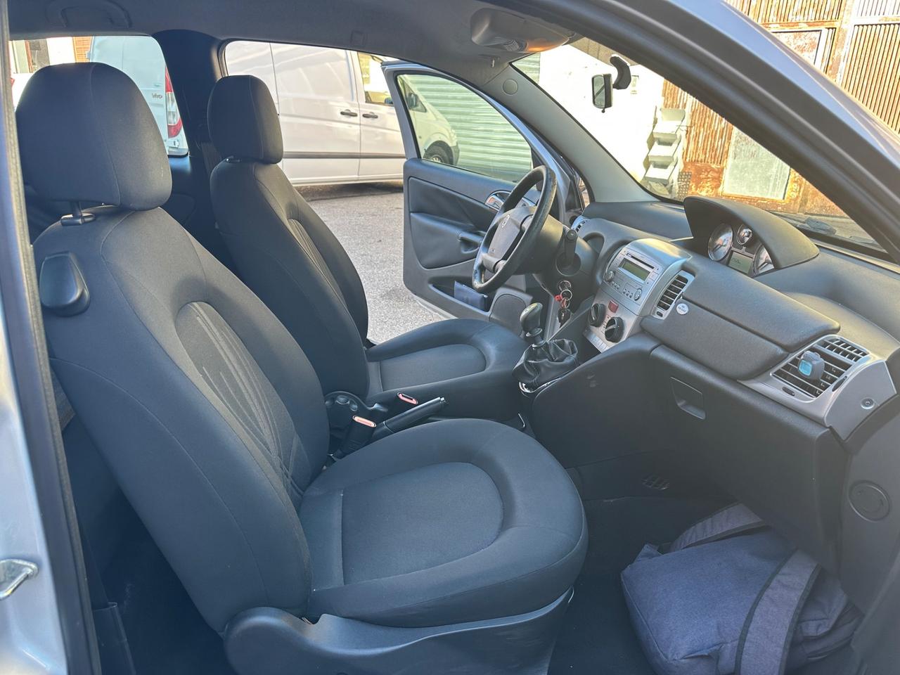 Lancia Ypsilon 1.2 69 CV pochi km clima