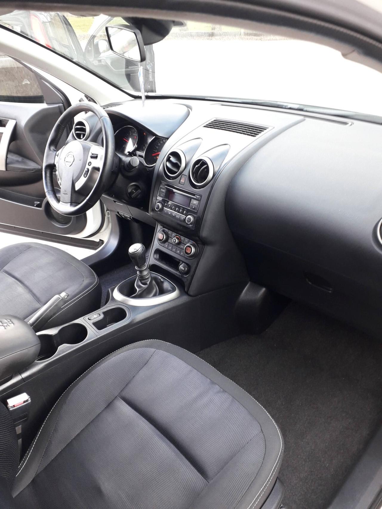 Nissan Qashqai 1.5 dCi DPF 011