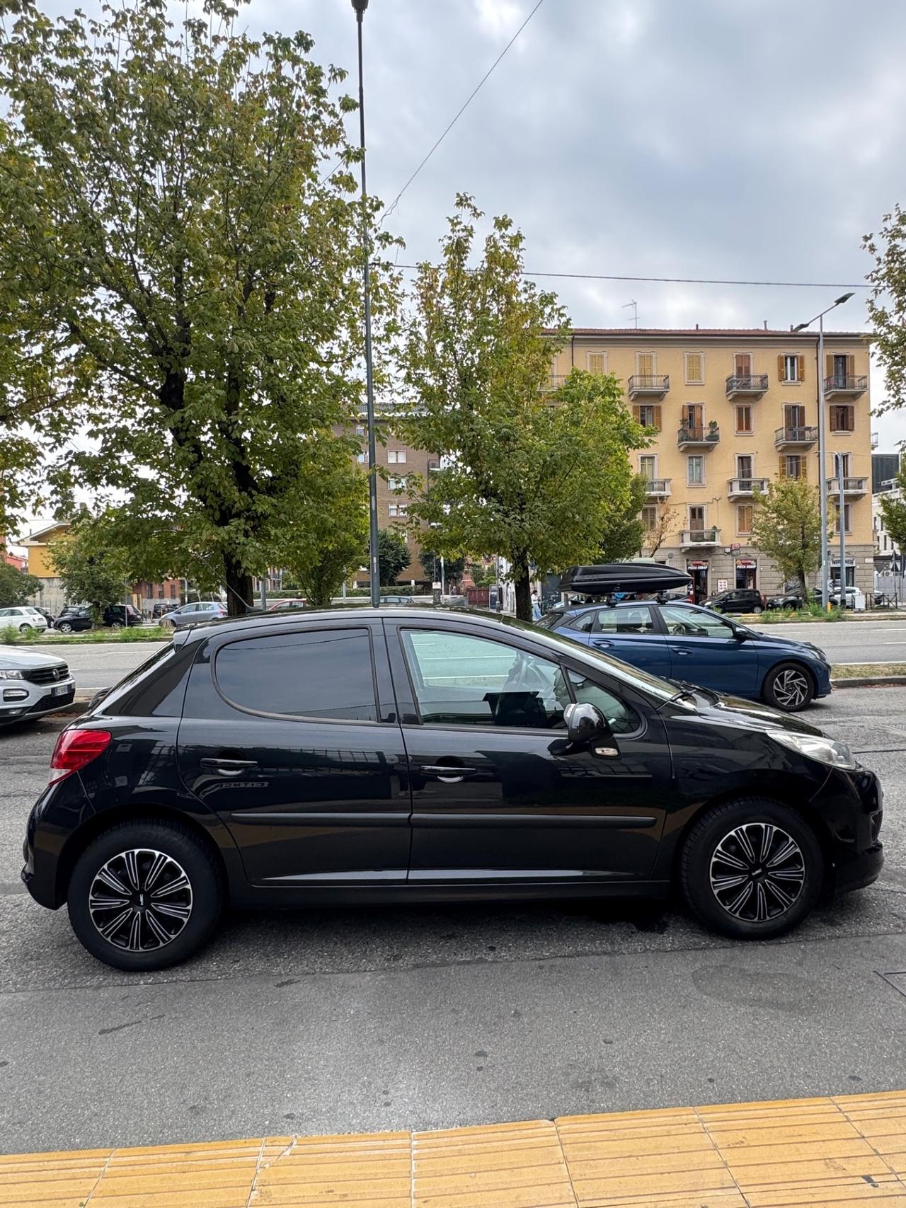 Peugeot 207 1.4 75CV 5porte X Line