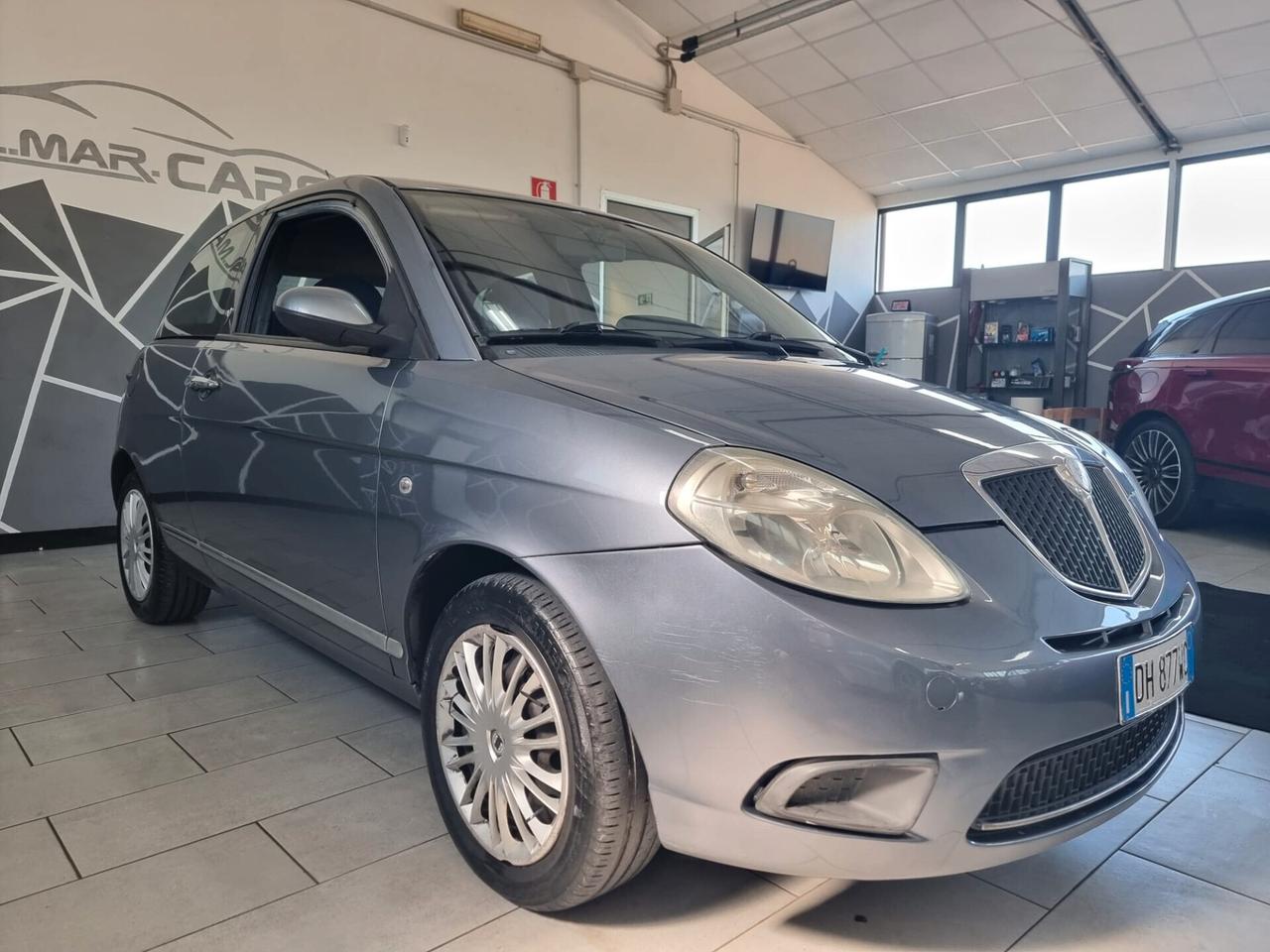 Lancia Ypsilon 1.2 NEOPATENTATI