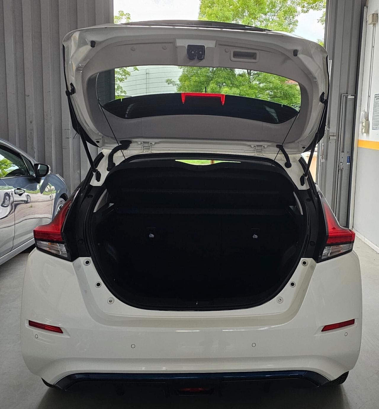 Nissan Leaf Acenta 40 kWh Hatchback 25.000 KM