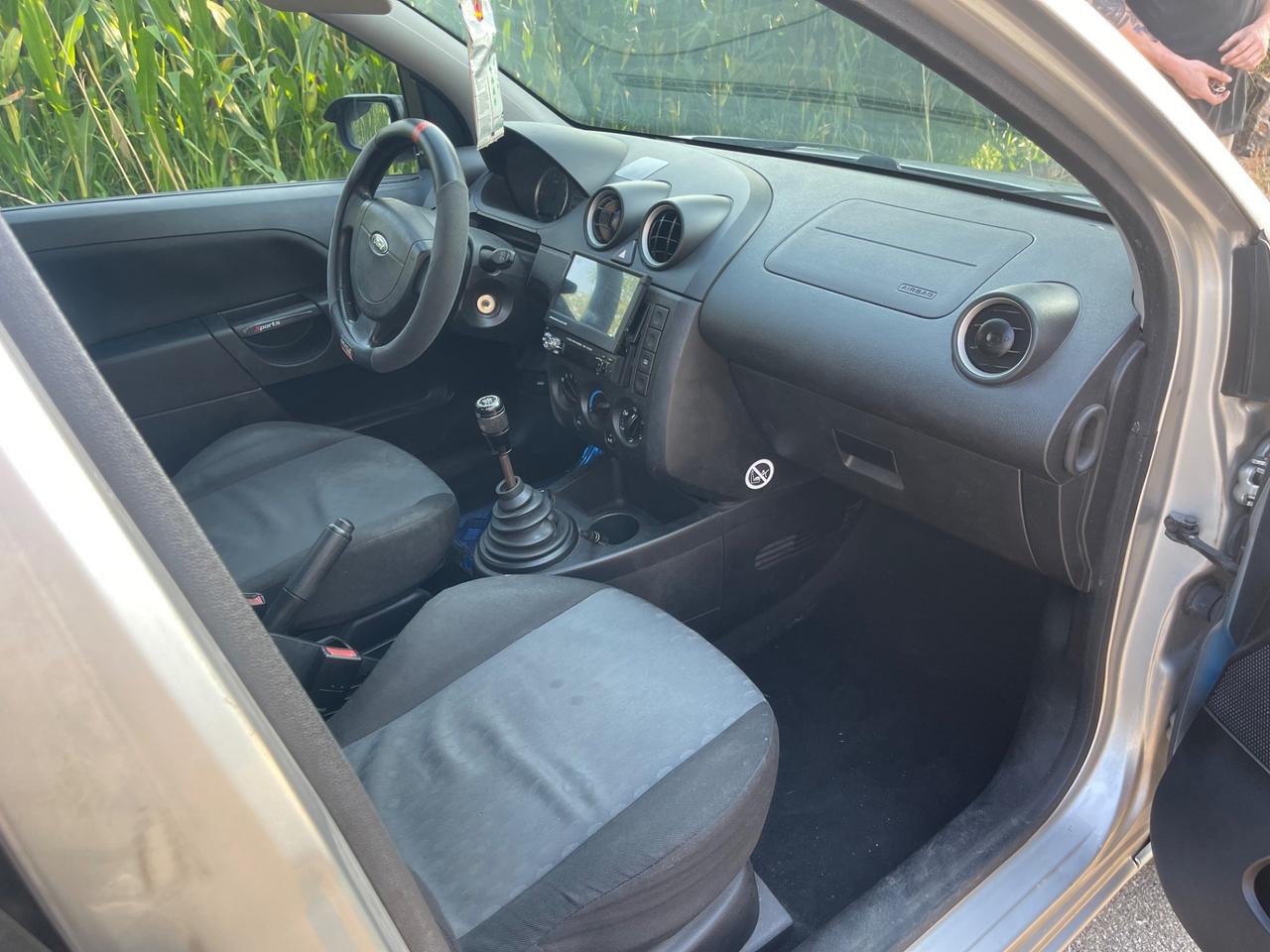 Ford Fiesta 1.2 16V 5p. Ambiente
